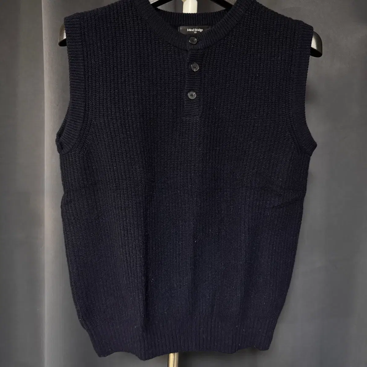 Mindbridge bloo 100% knit vest