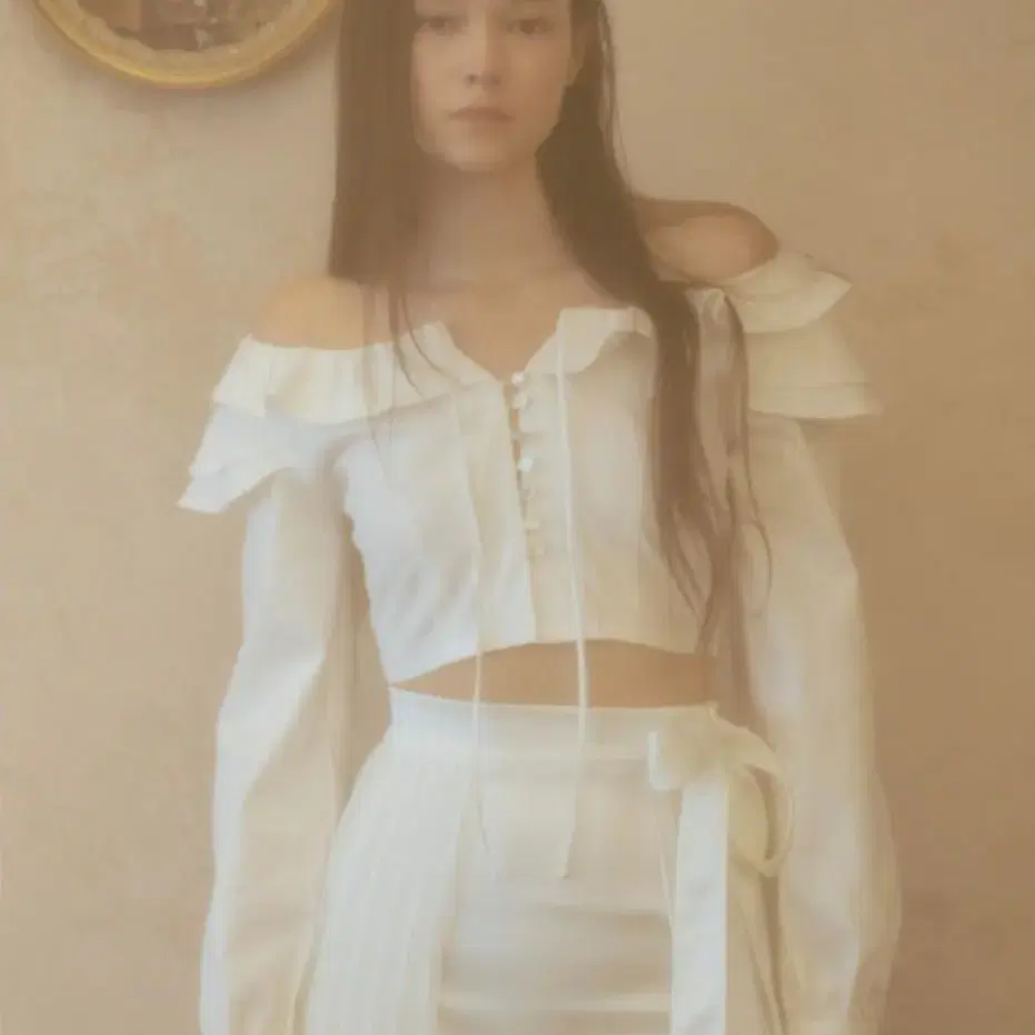 THETIS 더티스 RUFFLE LAYERED CROP BLOUSE