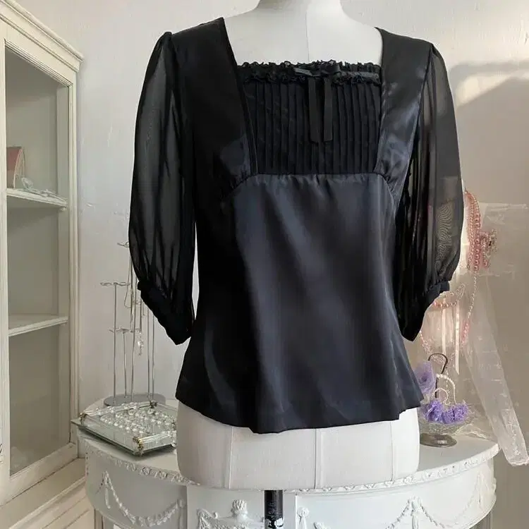 운드레스 black sheer satin ribbon blouse