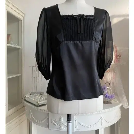 운드레스 black sheer satin ribbon blouse