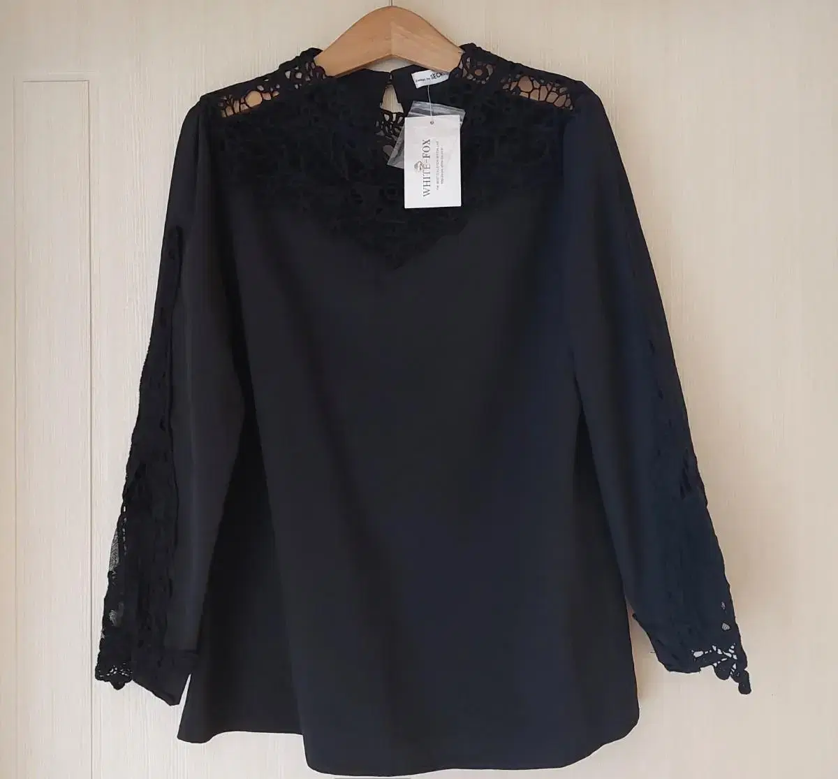 SECRETLABLE Blouse size S on sale