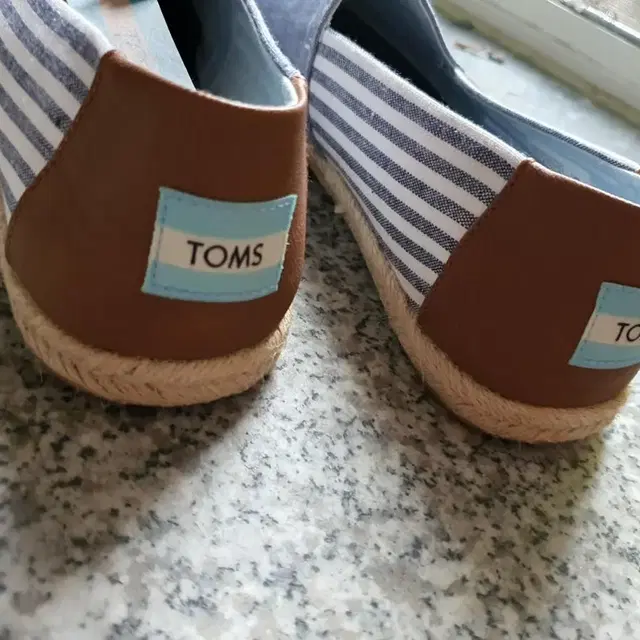 탐스 TOMS 알파게이타 로프 사이즈9 오소라이트 정가79000원 신품