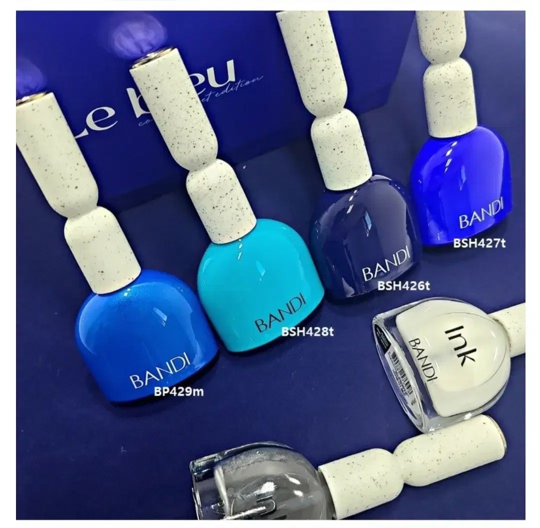 I'm selling an unused set of 6 Vandy Le Bloo...