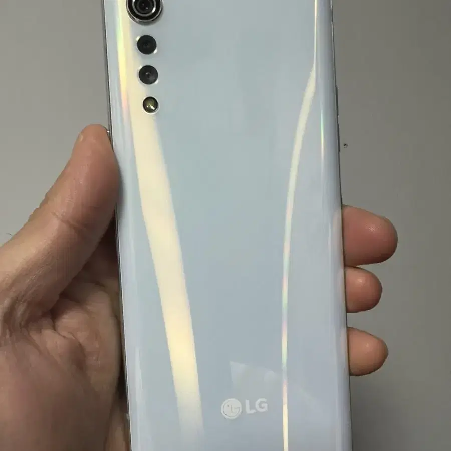 LG 벨벳 화이트 128GB 판매합니다.