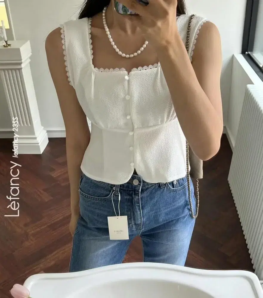 Le Fancy Place White blouse Nasi