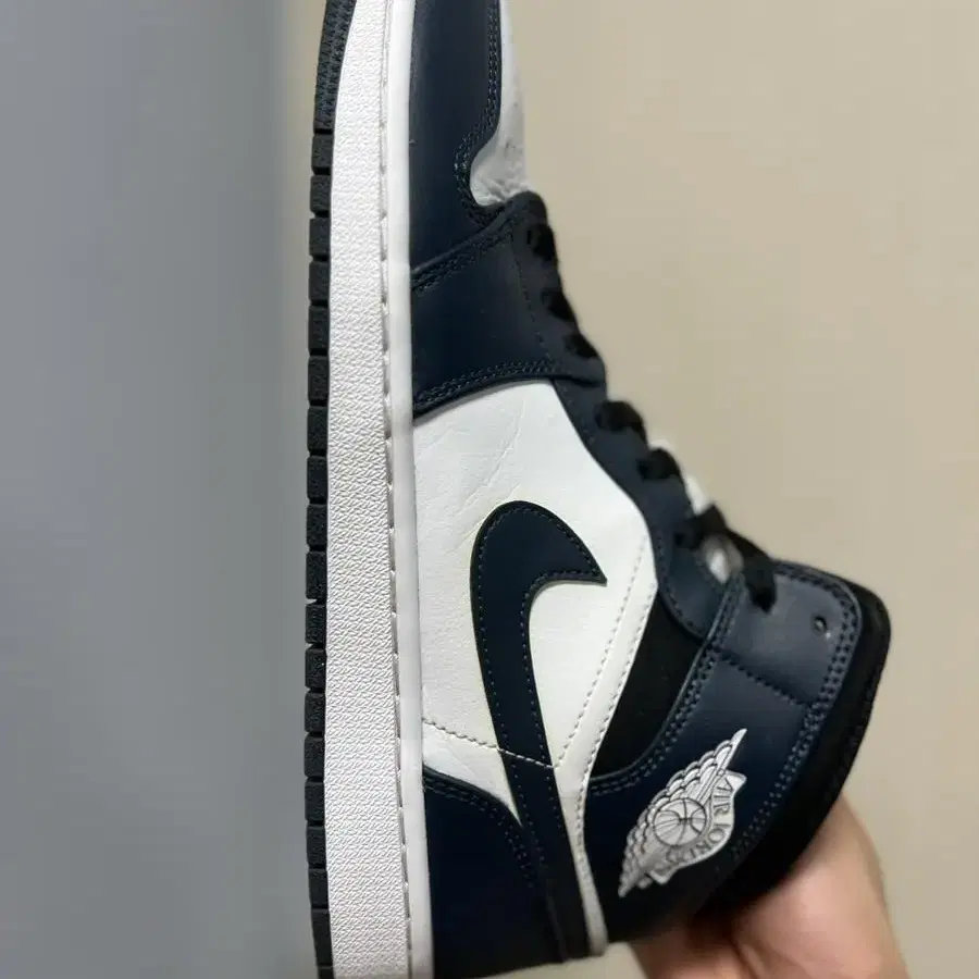 조던 1 미드 290 ARMORY NAVY/WHITE-BLACK