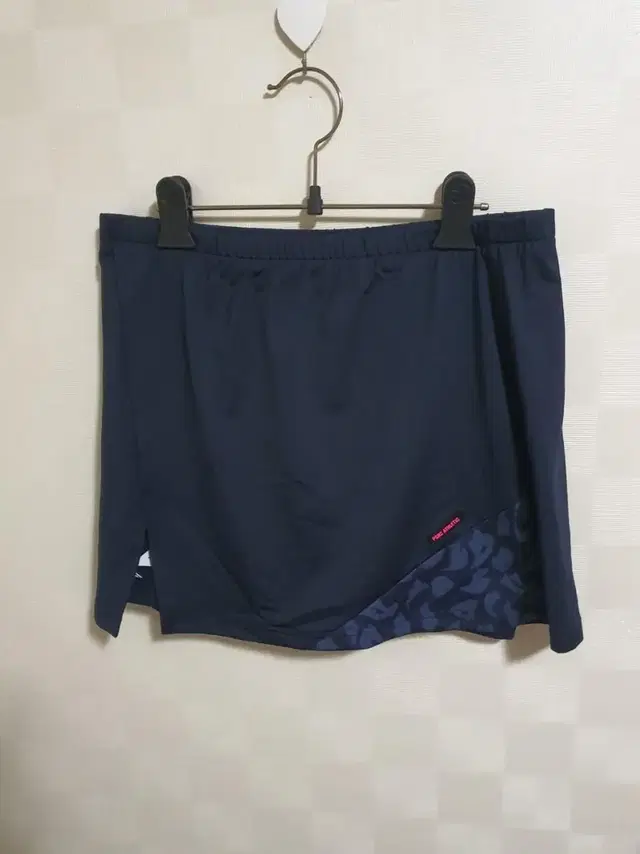 PGNC ATHLETIC 치마