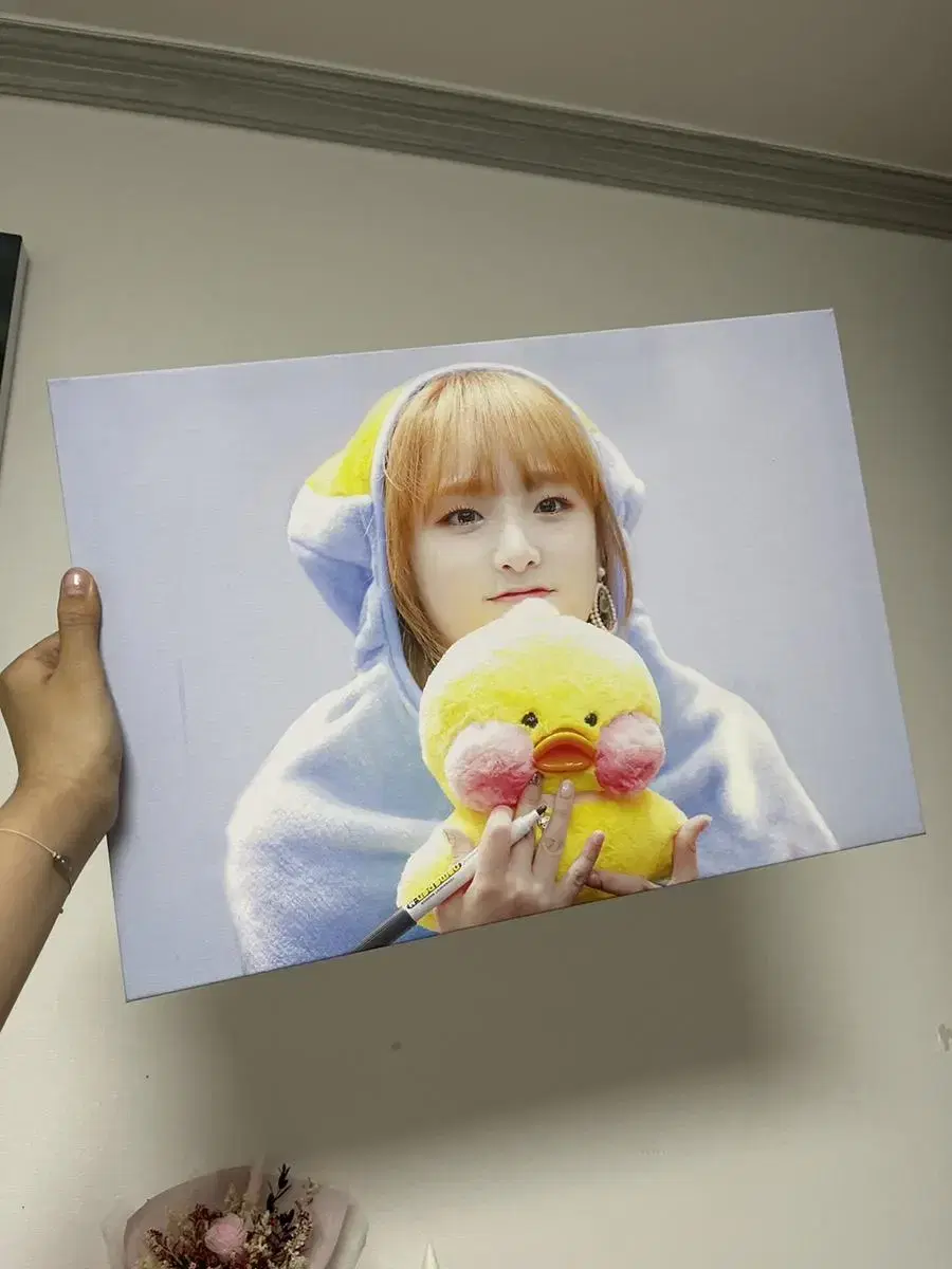 iz*one yena jena canvas frames