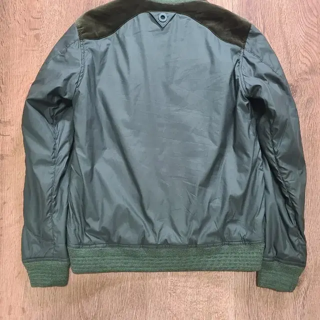 화이트 마운티니어링 pertex 163 shield jacket