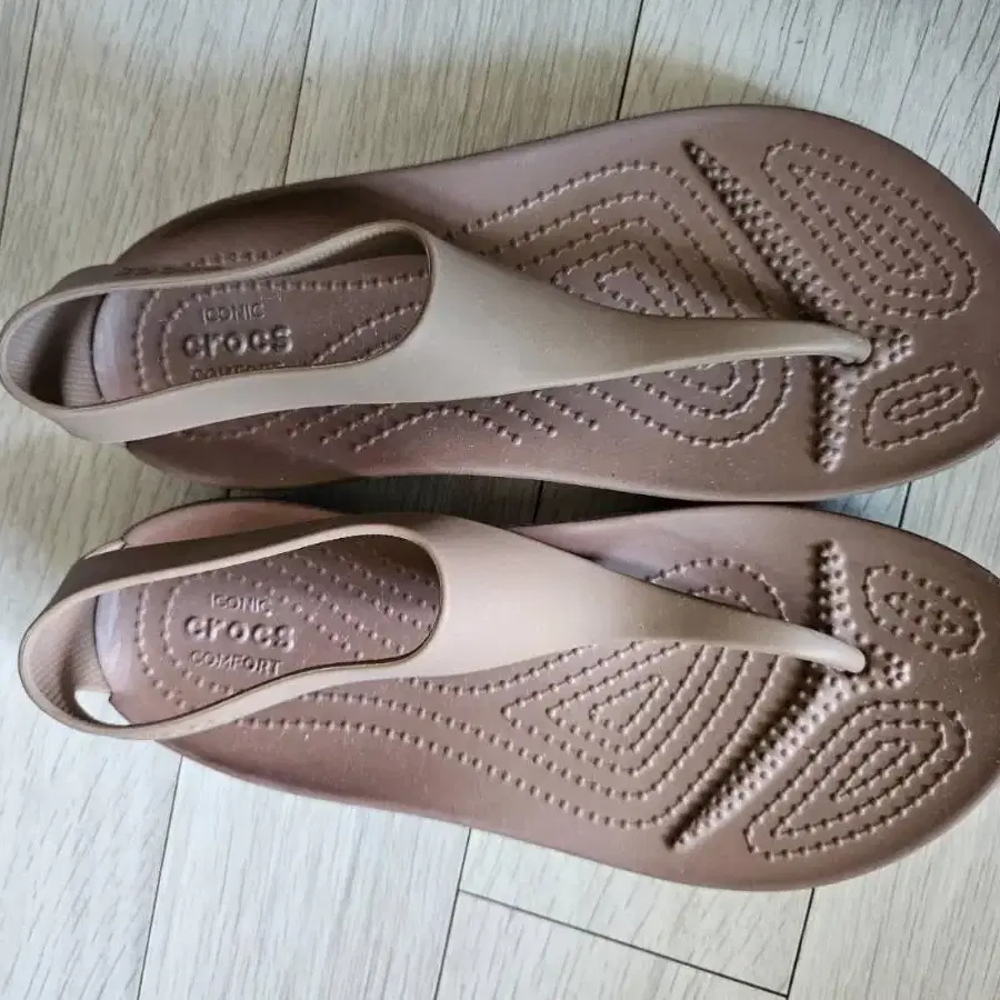 크록스 crocs 세레나 플립 샌들 슬리퍼 220