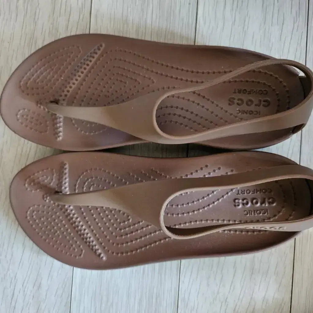 크록스 crocs 세레나 플립 샌들 슬리퍼 220