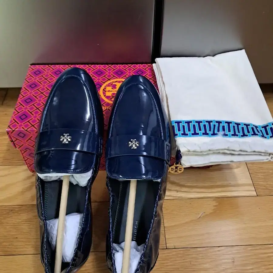 Tory Burch 여성 로퍼