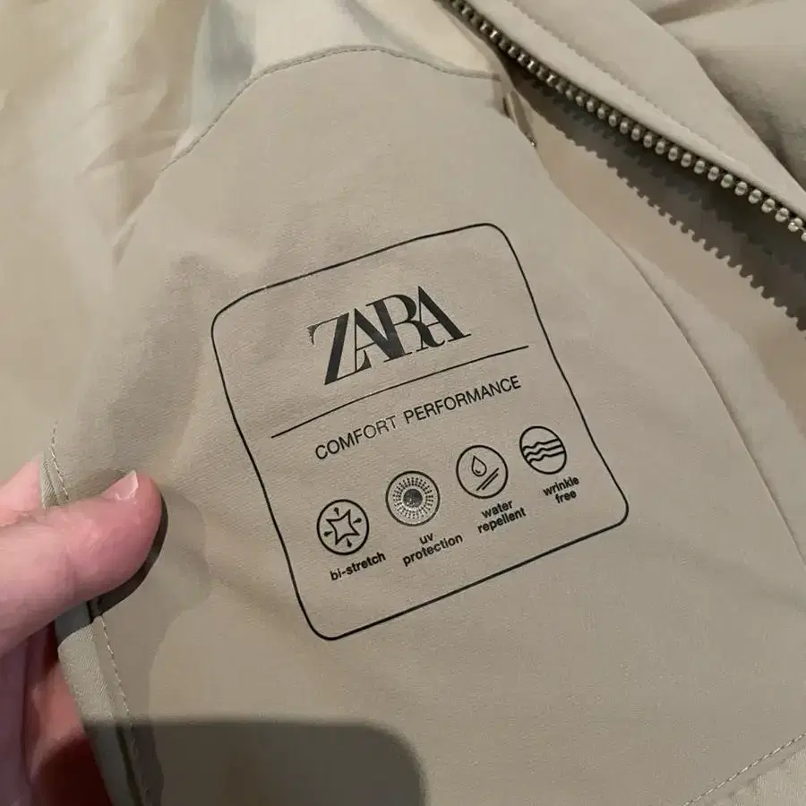 자라 ZARA 컴포트 퍼포먼스 하이테크 점퍼 기능성 자켓 베이지