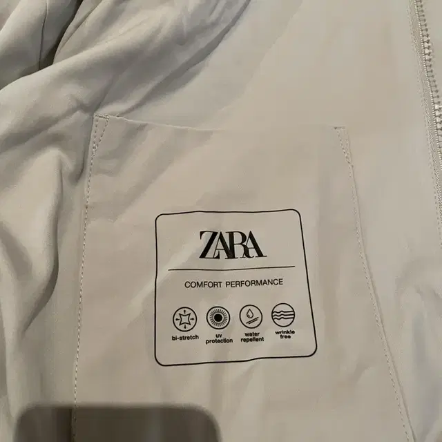 자라 ZARA 컴포트 퍼포먼스 하이테크 점퍼 기능성 자켓 화이트 그레이