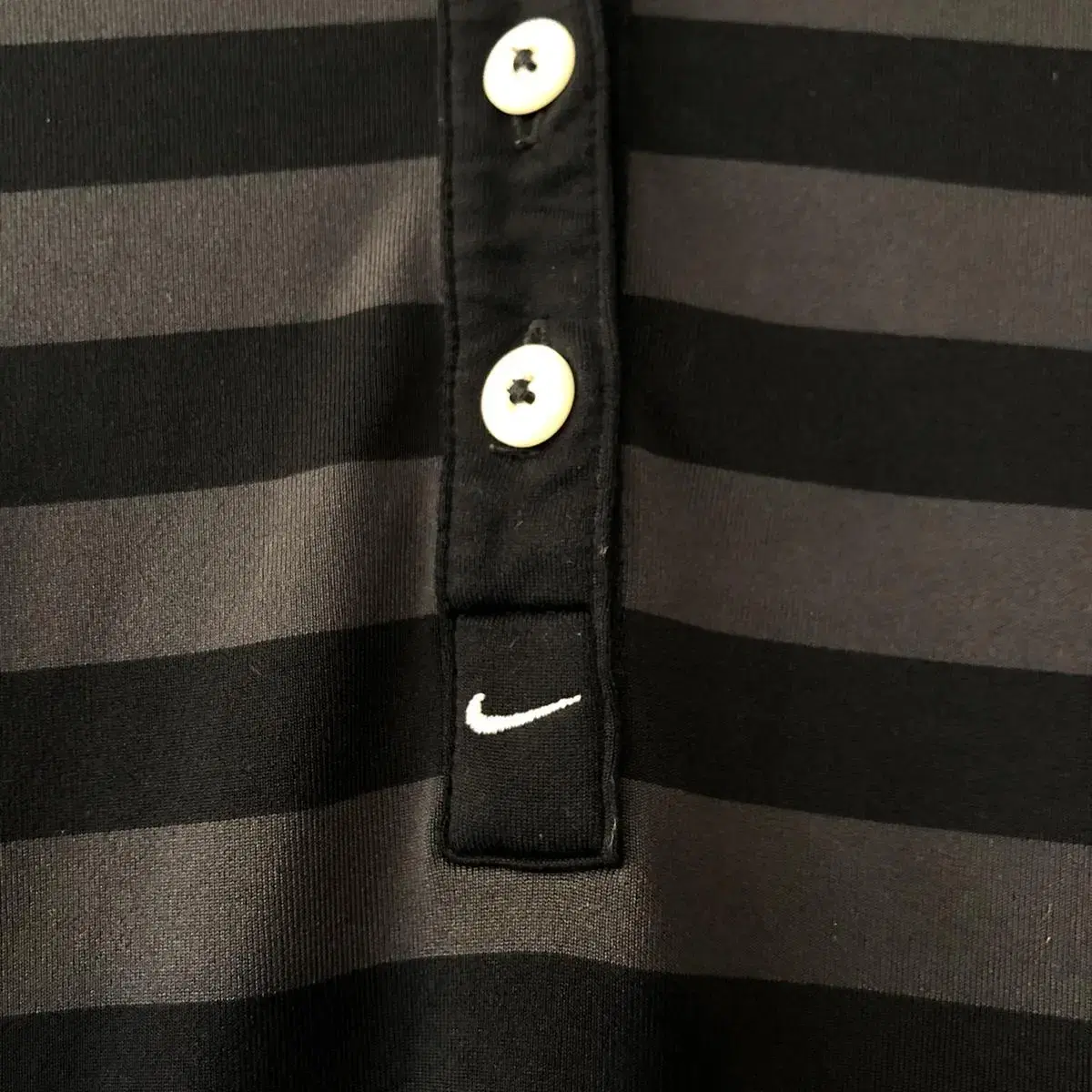 Vintage Nike charcoal stripes collar t