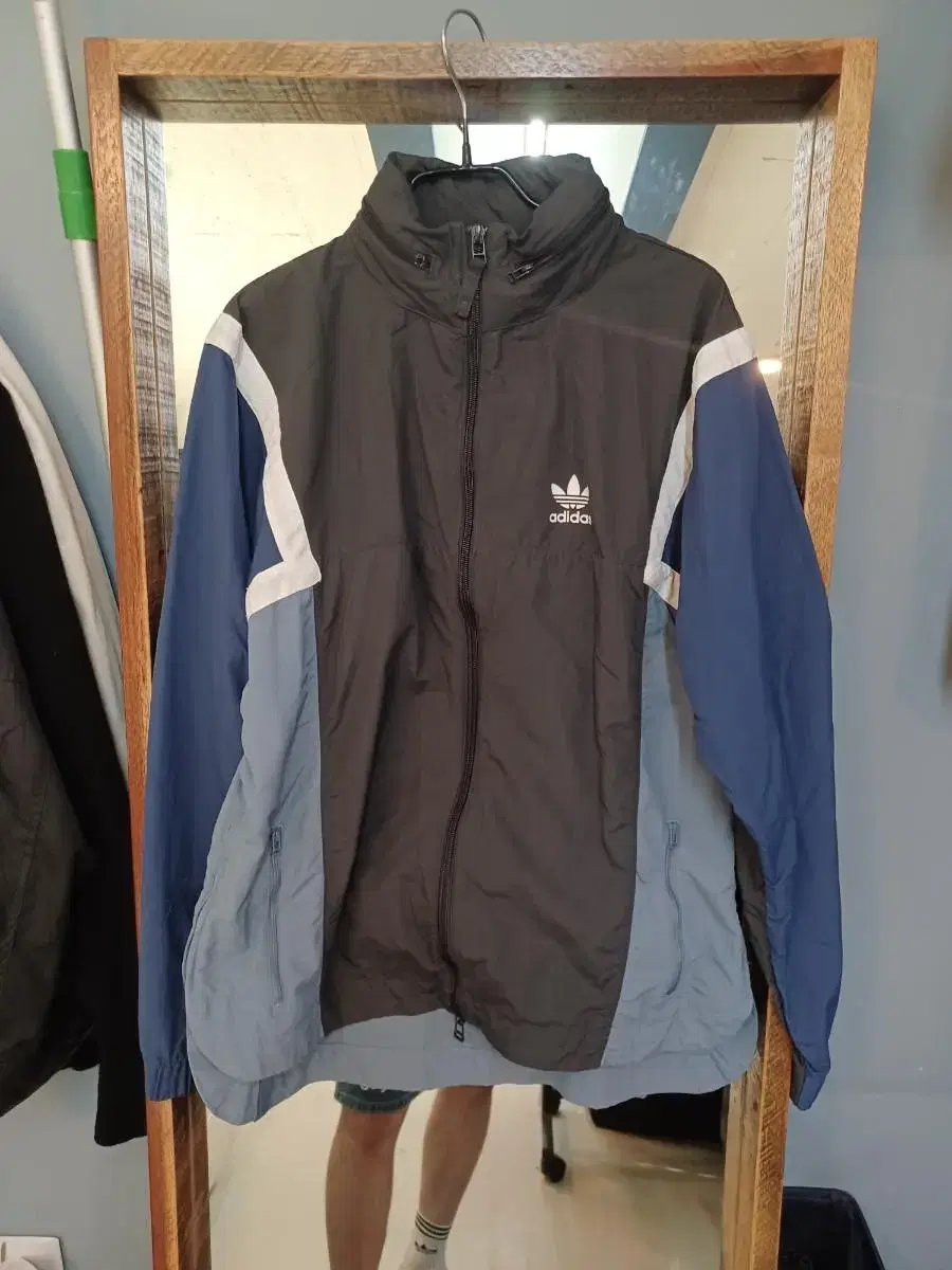 adidas Nova Windbreaker Jacket M