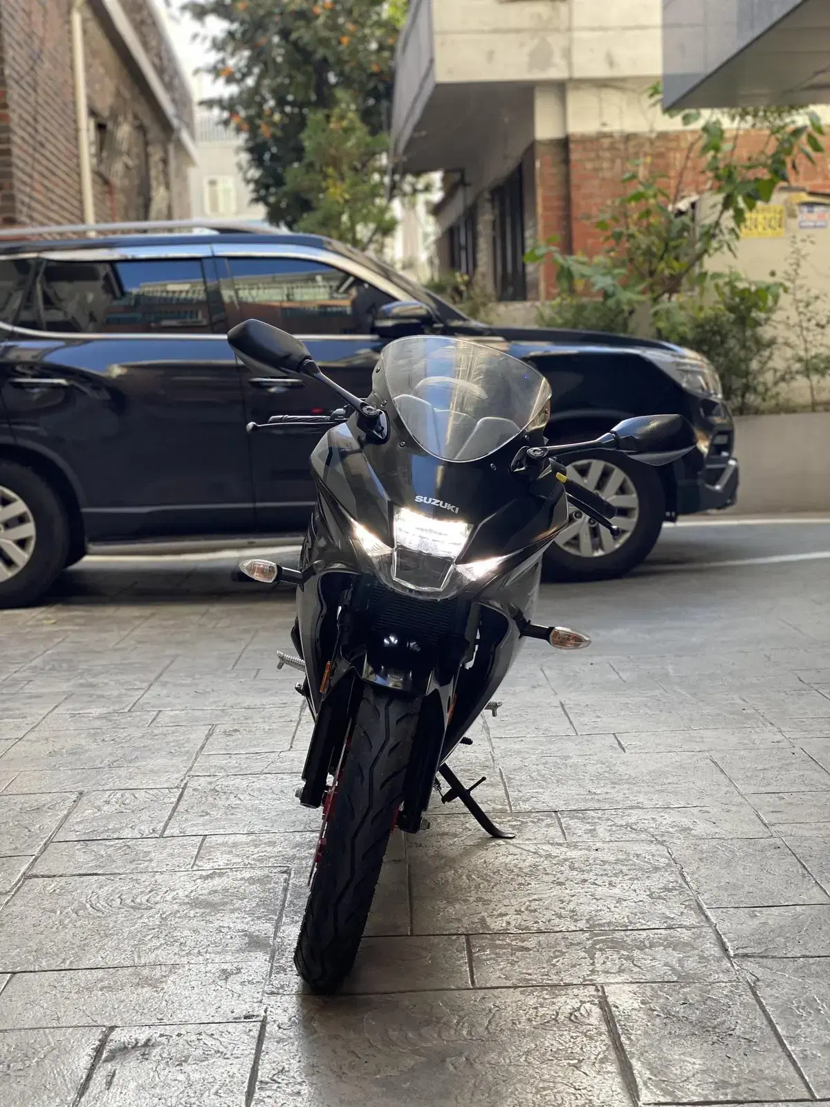 스즈키 GSXR125 21년식 저렴하게 판매 합니다.