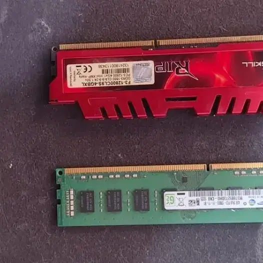 메모리 DDR3 4g 12800 2개 13000원