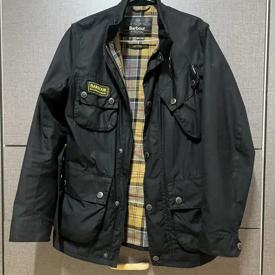 Barbour international S.. M 사이즈로 교환