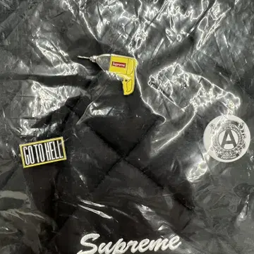 supreme ／ pins Quilted Work Vest $_57.JPG?set_id=880000500F
