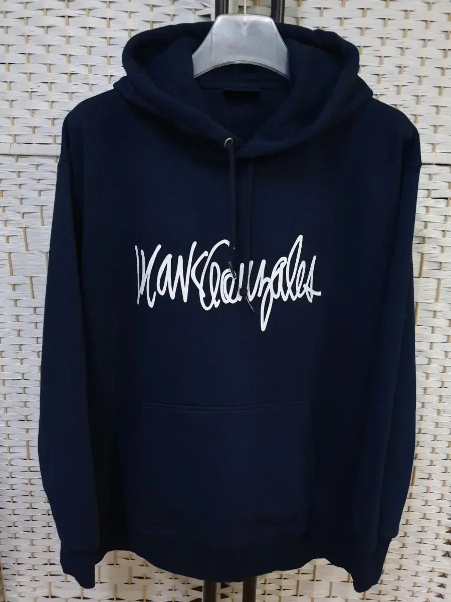 (2322) Mark Gonzalez Hoodie 105 XL in excellent condition