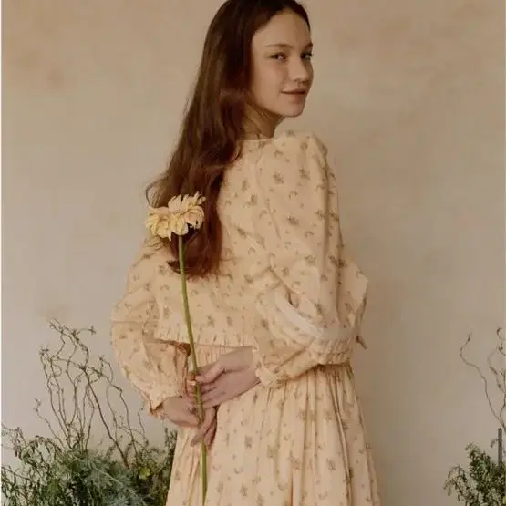 로브네브floral piping dress 코랄 새상품