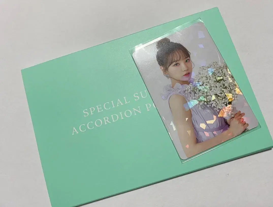 IZ*ONE Japan Surprise photobook Accordion+Photocard Set Kim Chaewon