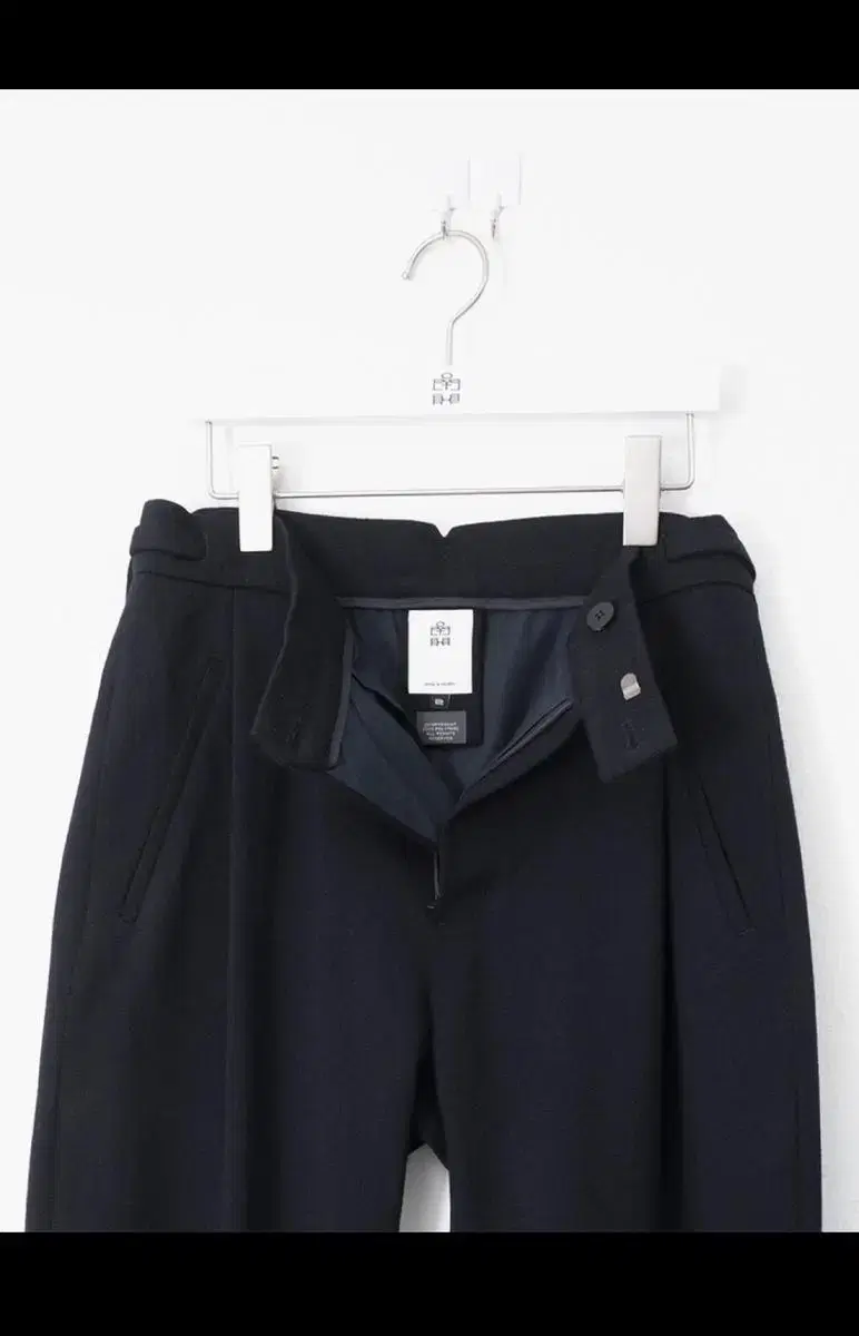 폴리테루 wool curved soh pants2.0 Dark navy