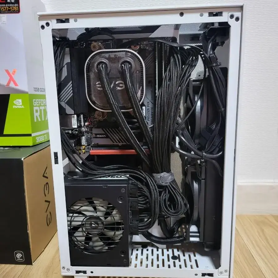 라이젠 7600X RTX3080TI 슈프림 SFF ITX 본체를 판매합니