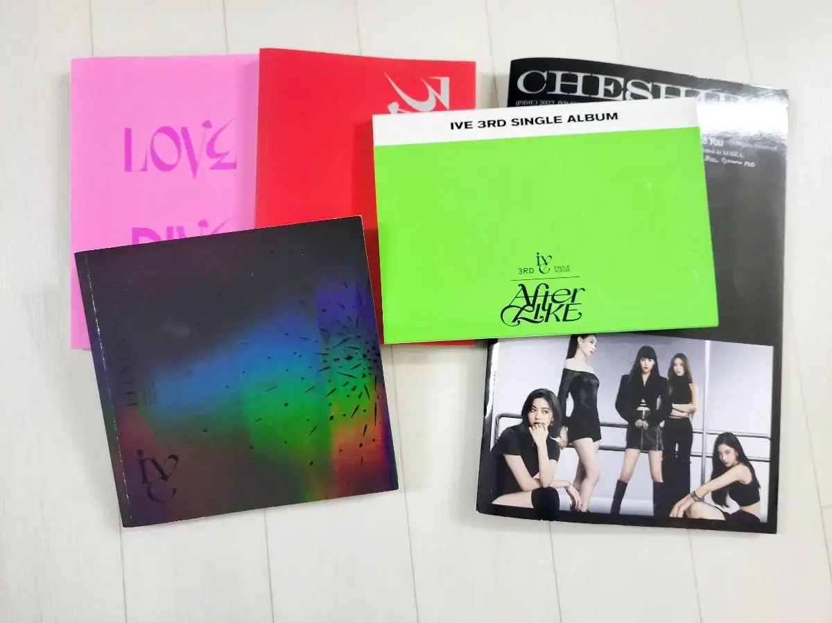 Ive Eleven/LoveDive/AfterLike itzy Cheshire unsealed album (photobook)