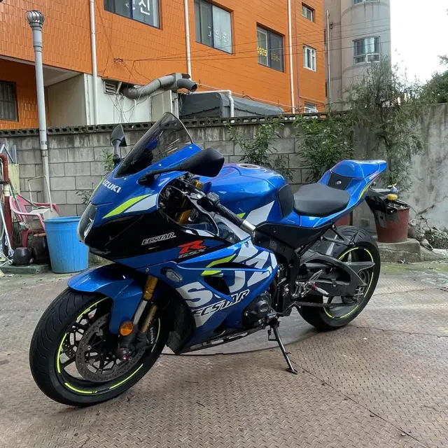 19년식 gsx-r1000r 판매합니다.