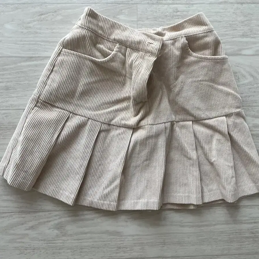 지그재그 에이블리 옷장정리 (skirt)