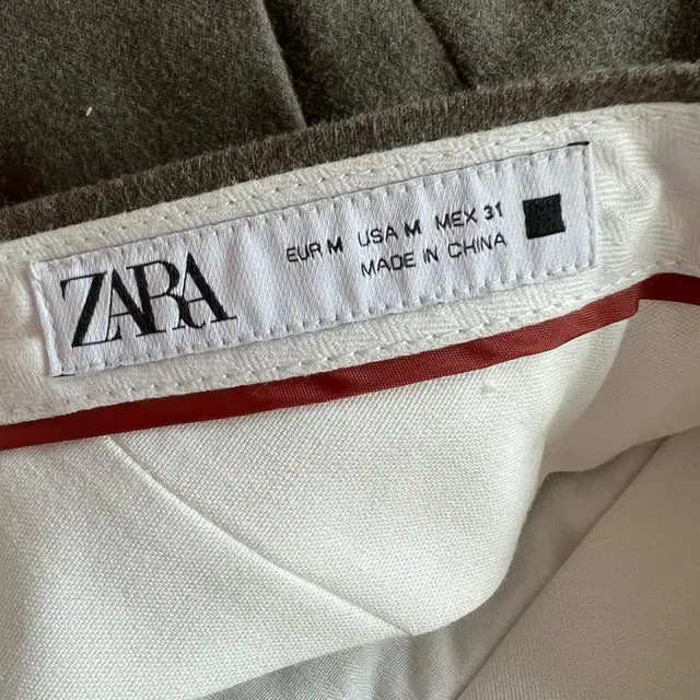 ZARA 플리티드 와이드 슬랙스