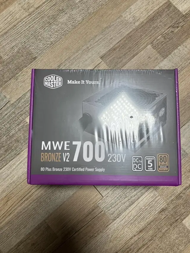 쿨러마스터 MWE 700 Bronze v2