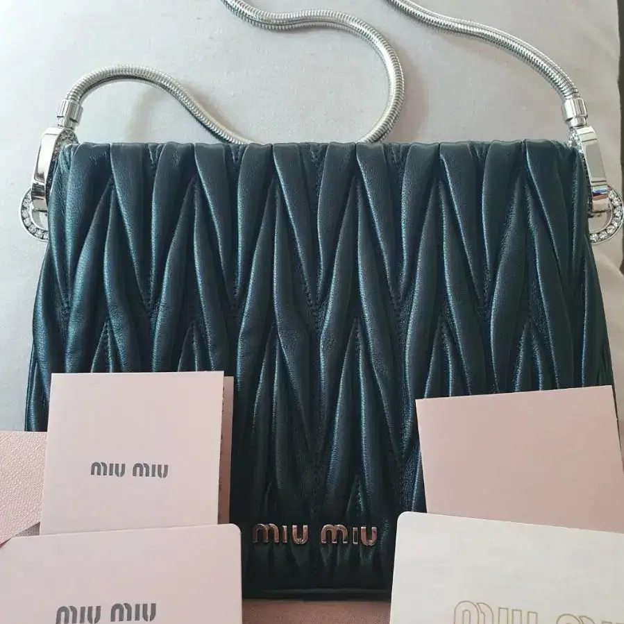 MIU MIU 쌔씨 마테라쎄 숄더백 나파 레더