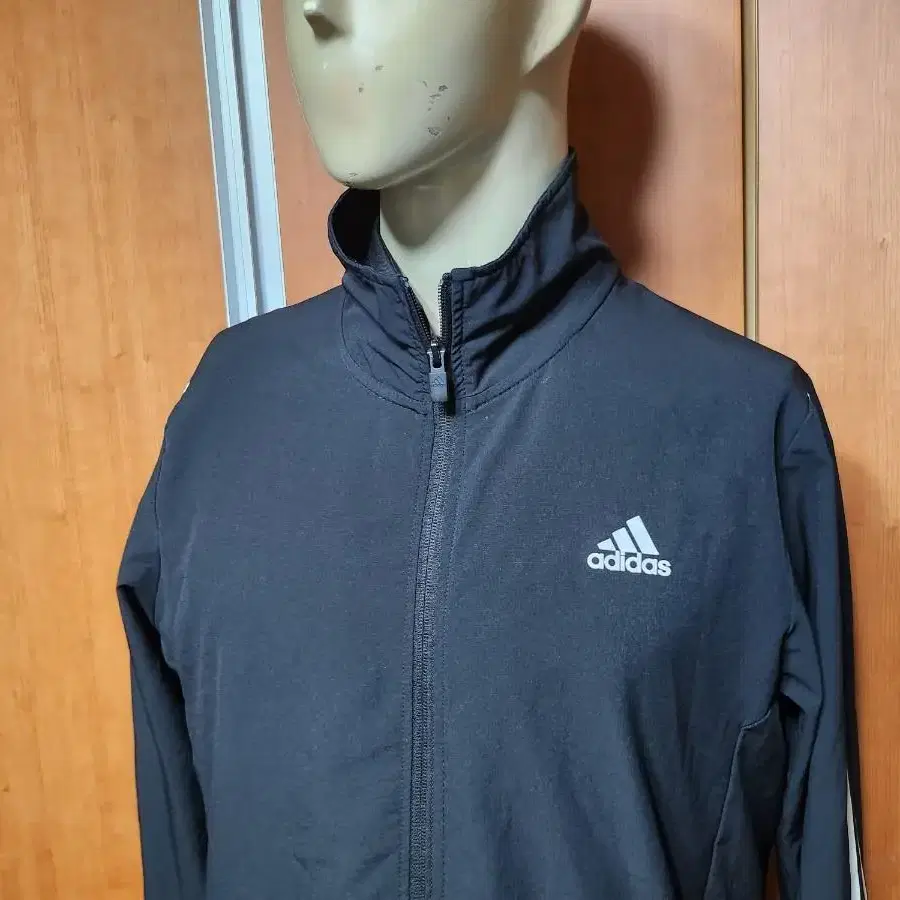 ADIDAS아디다스스포츠트레이닝점퍼 185/104A입니다만 약105정도