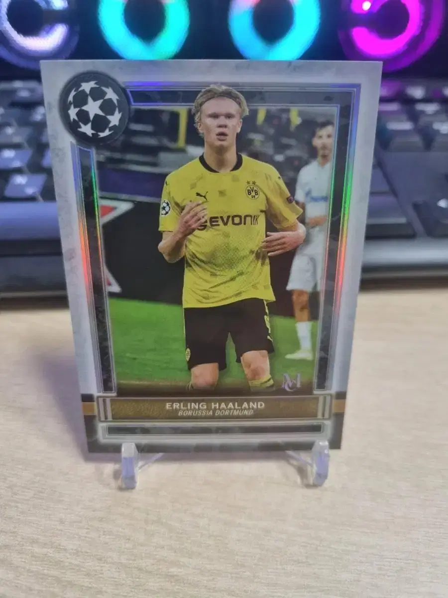 21st Top's Museum: Eling Holland's soccer kard from his time at Dortmund