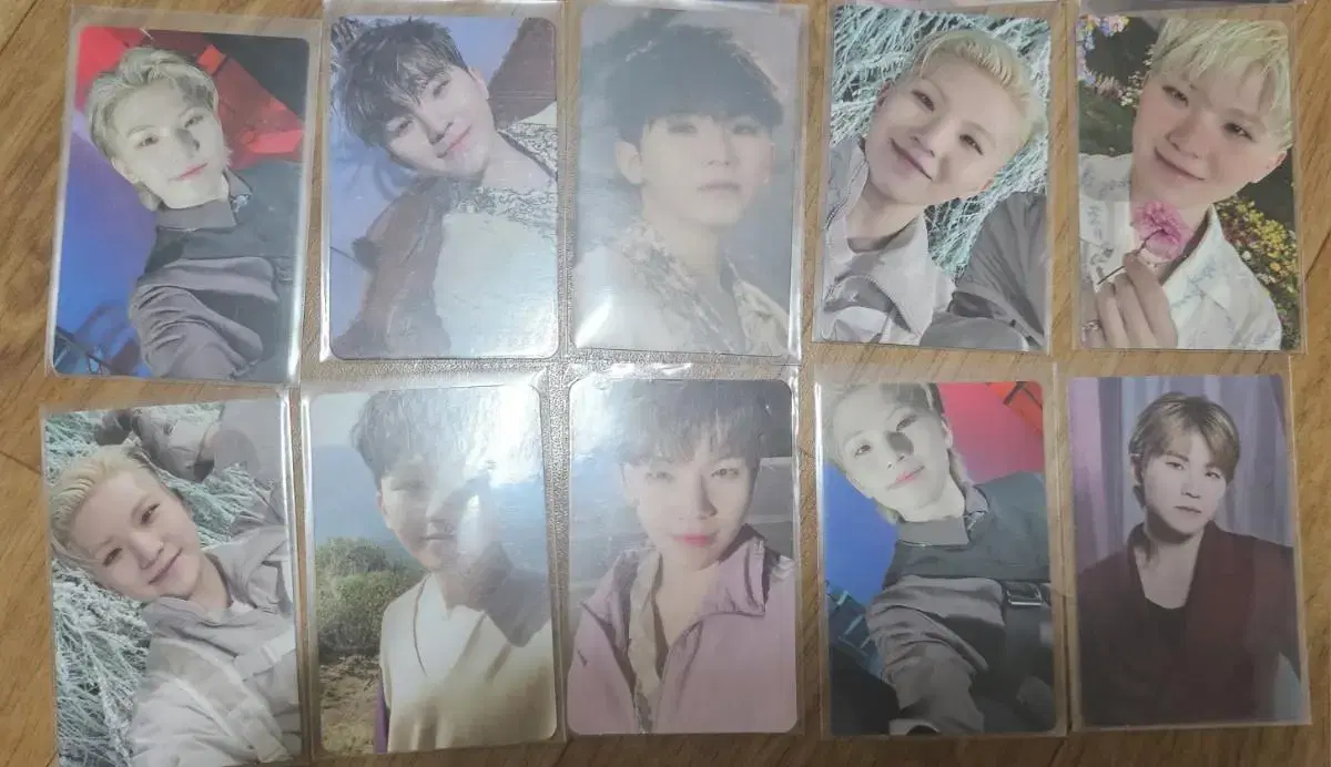 Seventeen woozi photocard sells