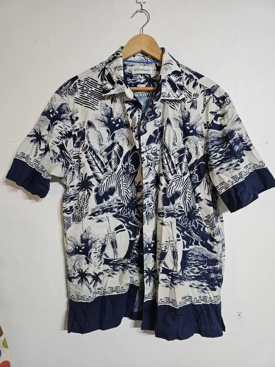 Hawaiian shirt size L