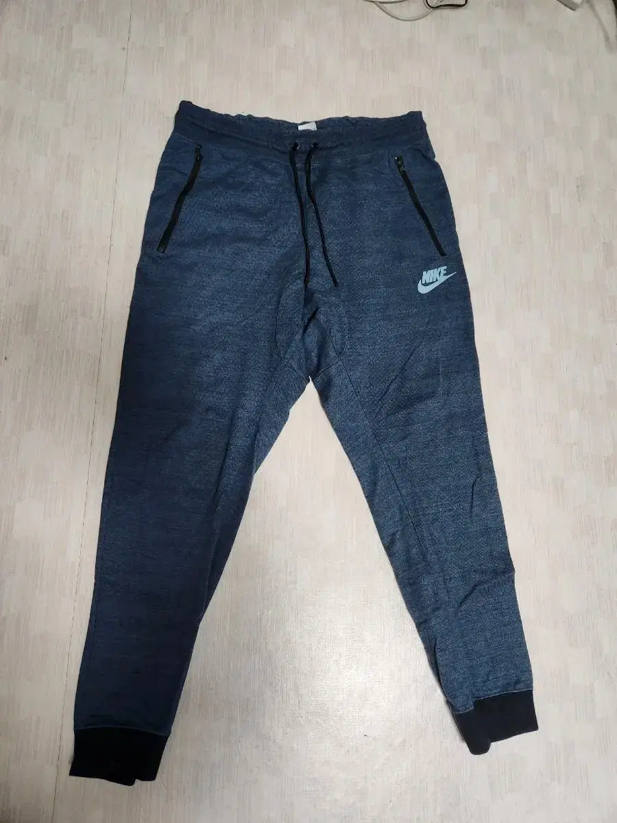 XL Nike Jogger Pants