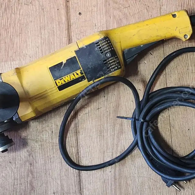 디월트 7인치 그라인더(DEWALT/ DW846) 중고팝니다