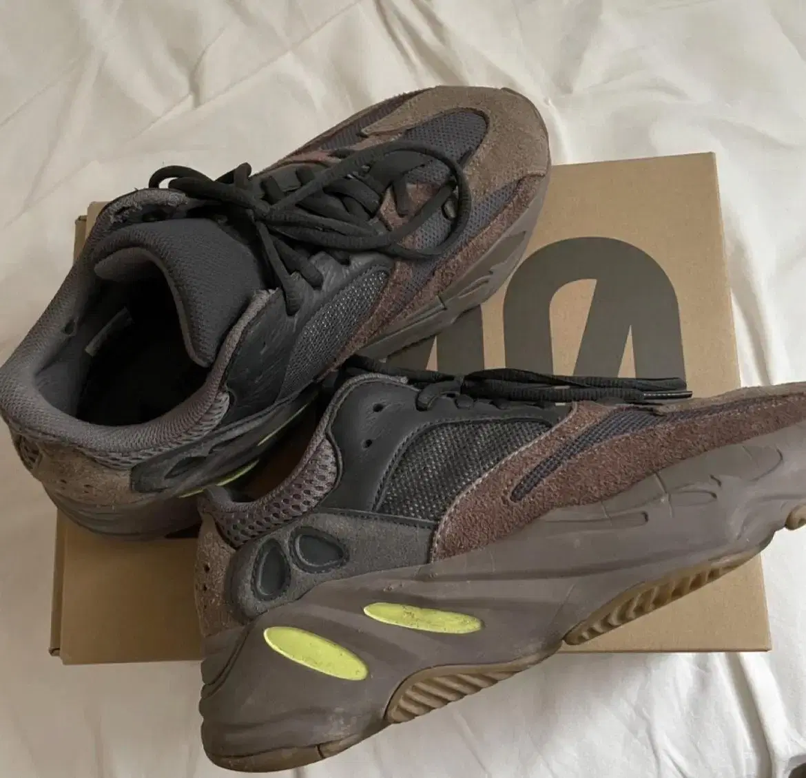 YEEZY BOOST 700 모브 정품 (US7)