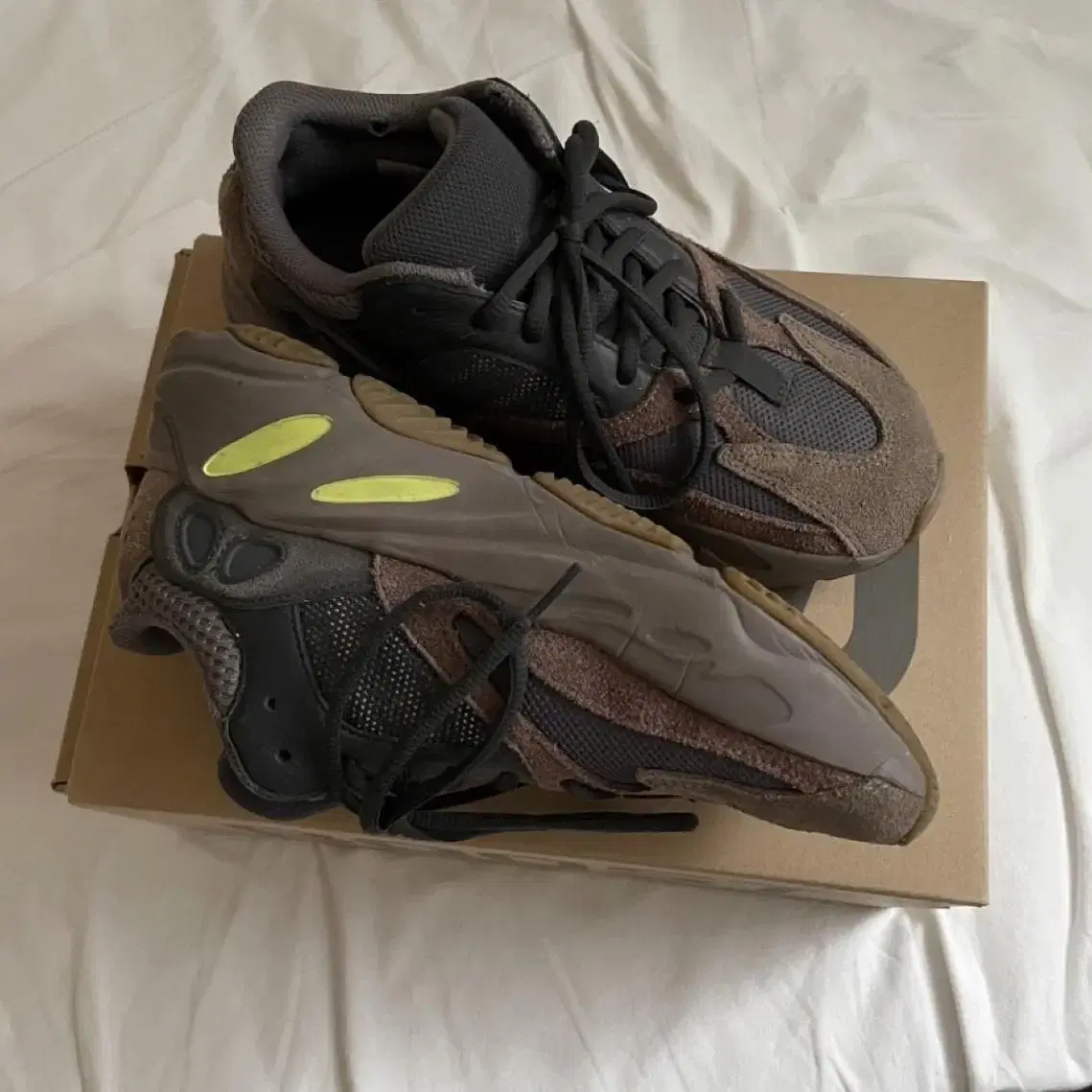 YEEZY BOOST 700 모브 정품 (US7)