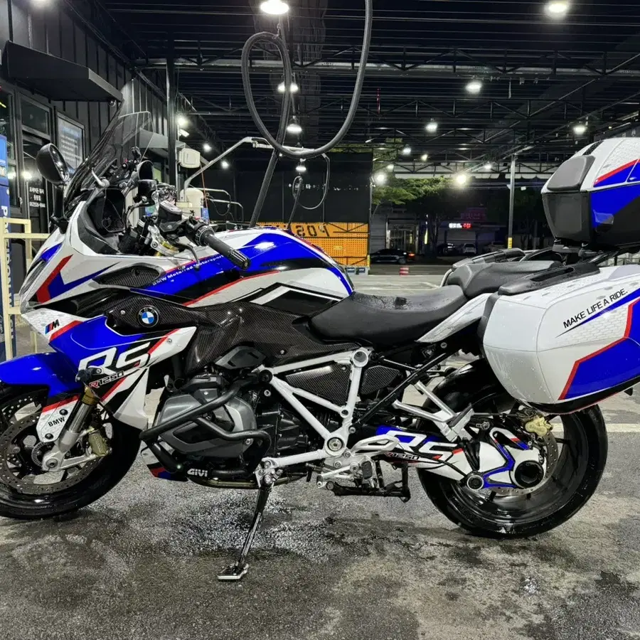 BMW R1250RS로 대차,판매해봅니다.