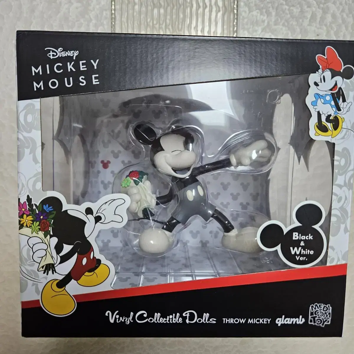 THROW MICKY 미키마우스 뱅크시