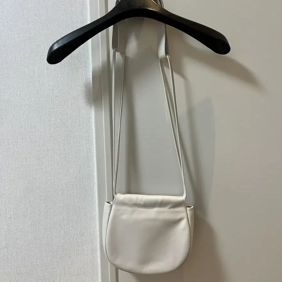 ppb 페블백 pebble bag 도브아이보리 상태좋음