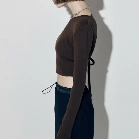 스튜디오테이블 BACK HOLE STRING KNIT, BROWN