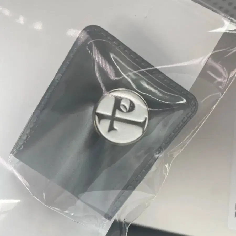 POLYTERU | 폴리테루 POLITTER LUG+BADGE #폴리테루,#폴리테루러그 on Bunjang Global Site.