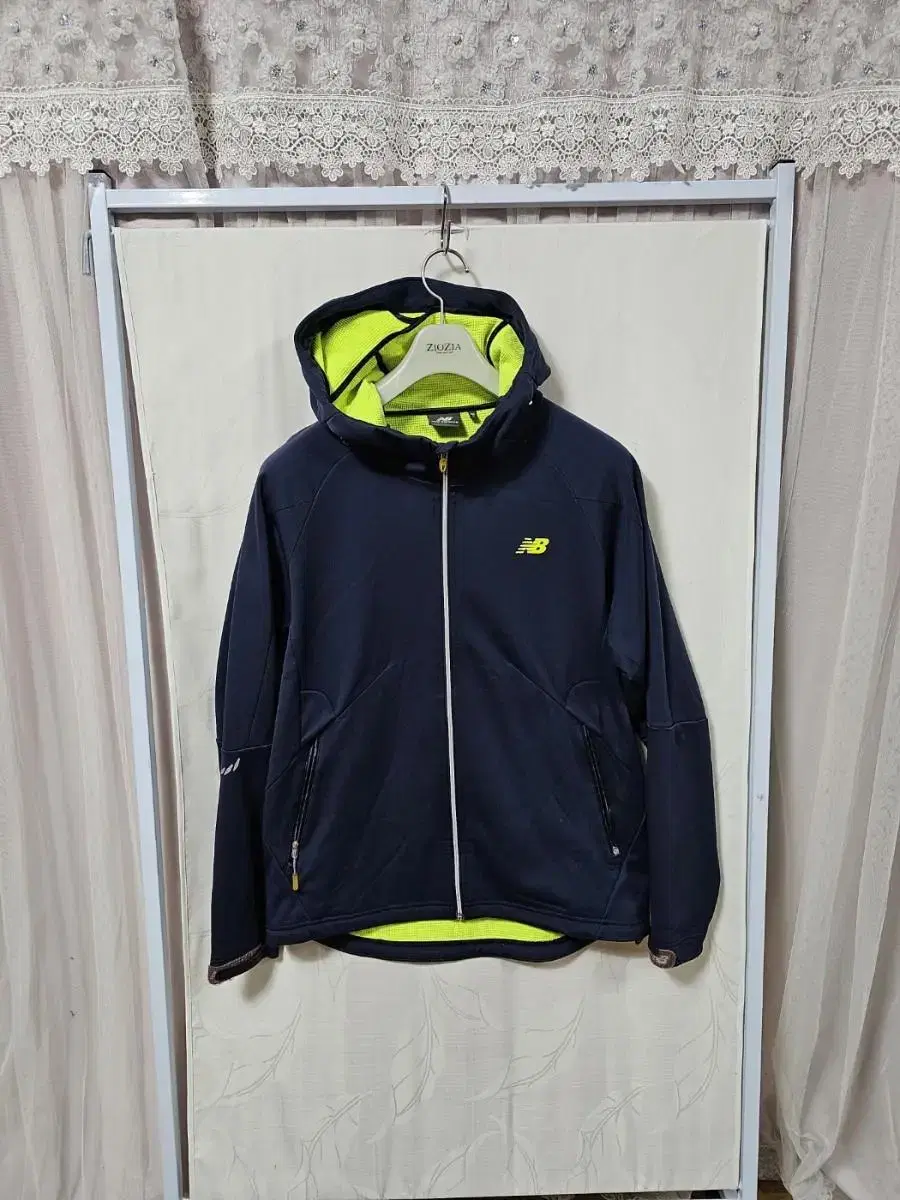 New Balance Fleece Hoodies(100)