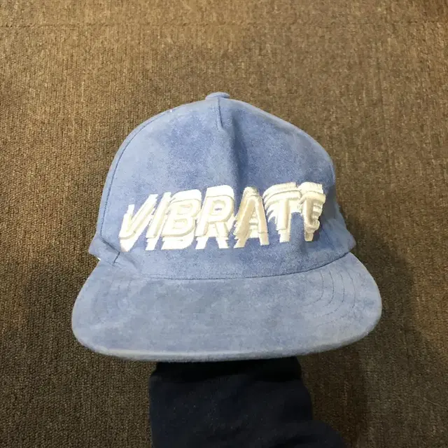 Vintage VIBRATE sky suade snapback